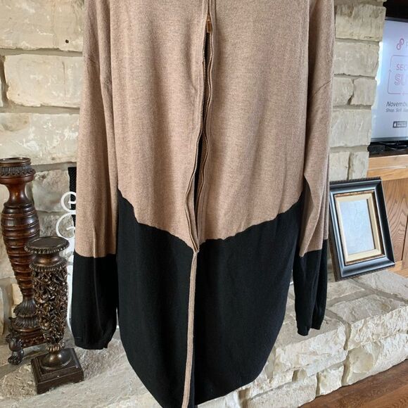 New York & Company Colorblock Zip Back Sweater - Picture 2 of 11